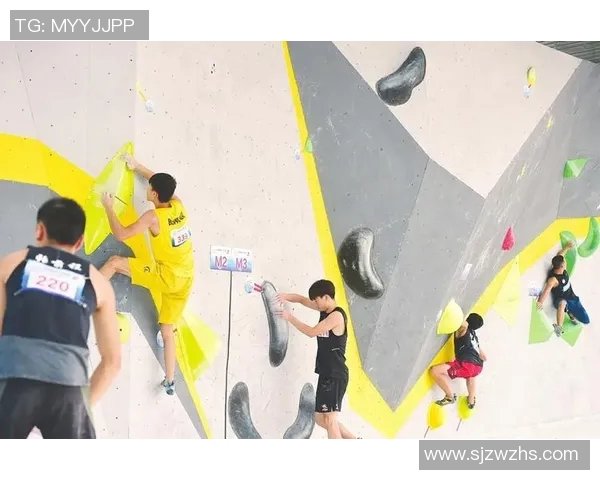 成都攀岩队勇攀高峰中路突破助力攀岩热潮再创新高