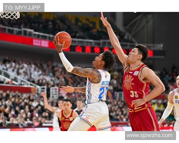 成都篮球队盯防策略分析与比赛表现的得失探讨