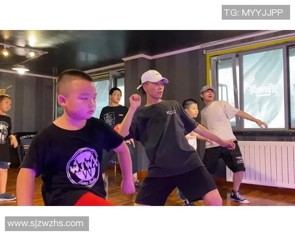 上海街舞队团队协作引发热议争议背后的默契与竞争关系探讨